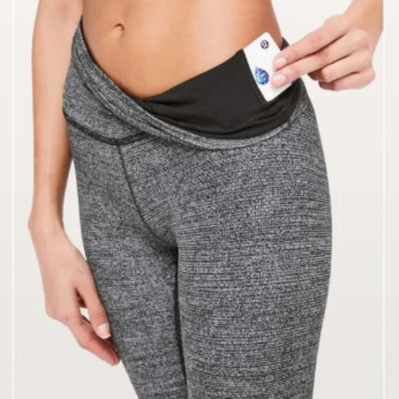 Lululemon Still Mind Leggings Interlink Ice Gray Black Yoga Running in Size 6 - Picture 3 of 16